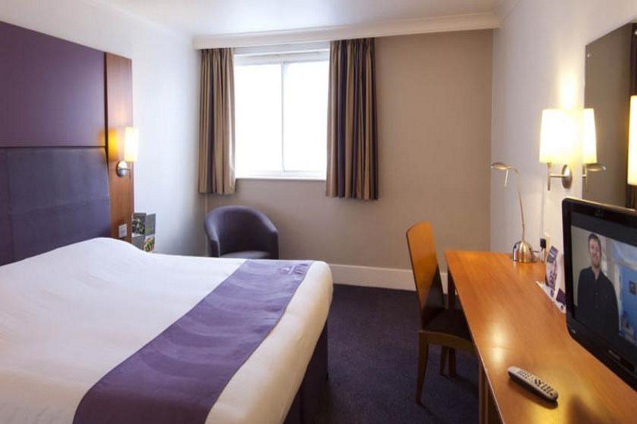 Premier Inn Crewe Central Extérieur photo