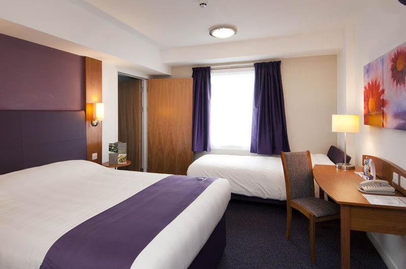 Premier Inn Crewe Central Extérieur photo